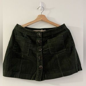 Gorgeous dark green velvet skirt in size L